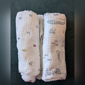 2 Pehr organic cotton muslin cloths